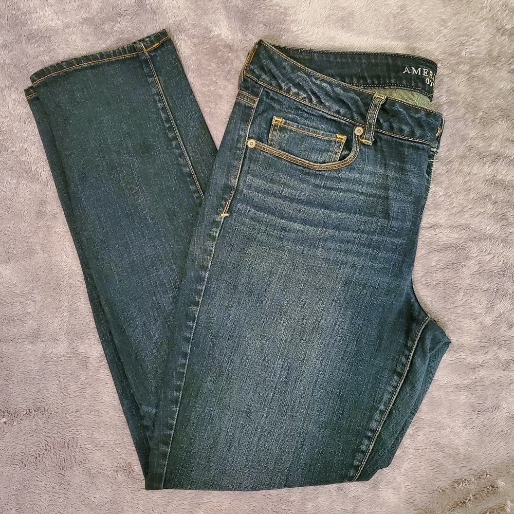 American Eagle Outfitters Skinny Jeans.